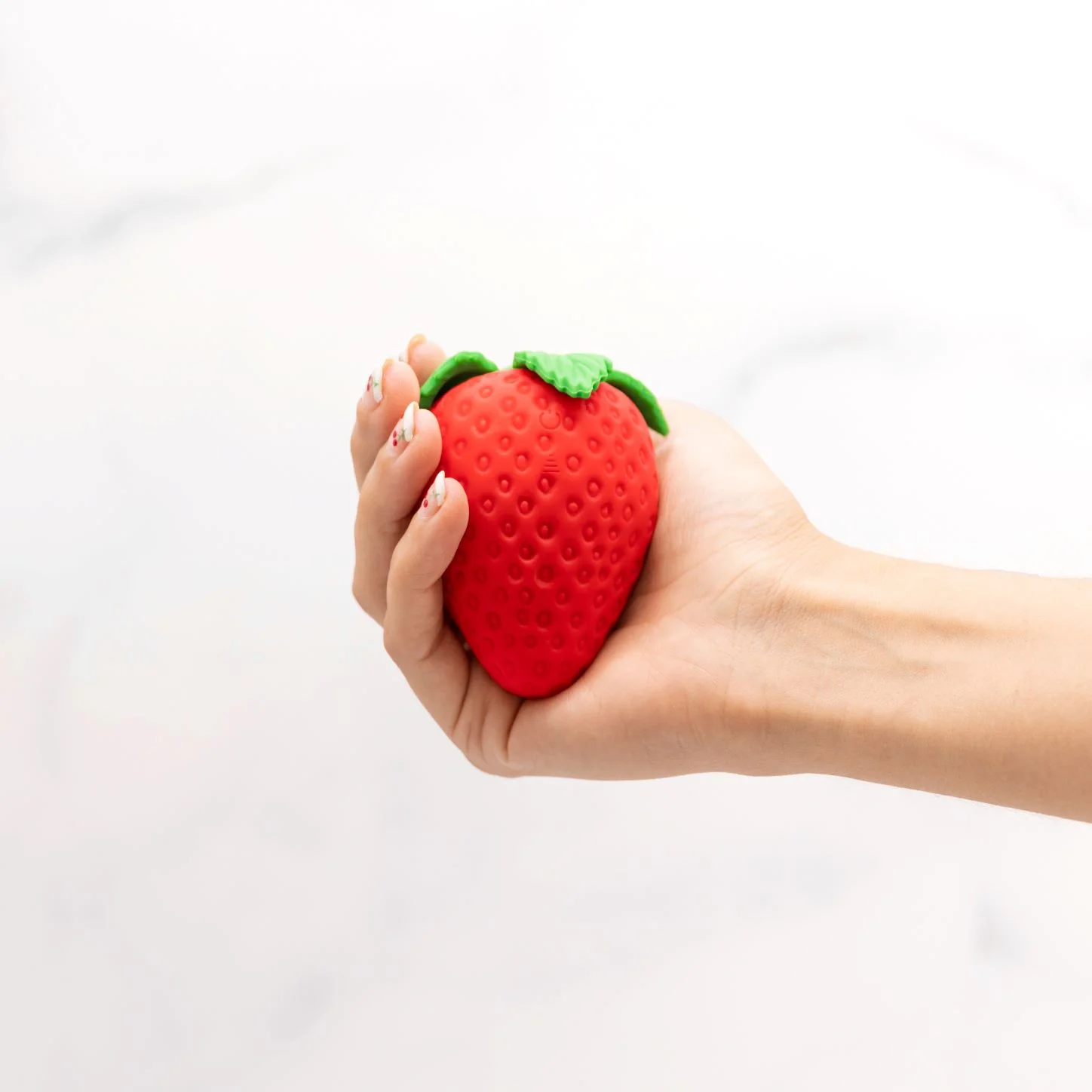 Strawberry Emojibator Suction Vibrator - Image 3